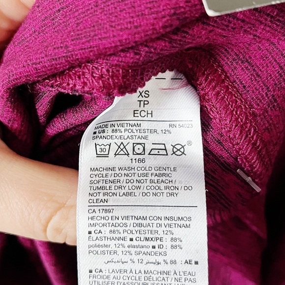 Old Navy Active NEW High Rise Fitted 7/8 Leggings Go Dry Winter Wine Pink XS - Picture 11 of 12